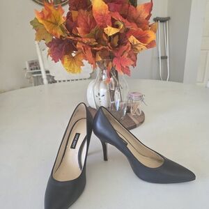 Nine West Classic Navy Blue Heels